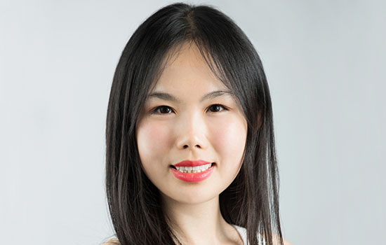 Headshot of Isabella Zhong.