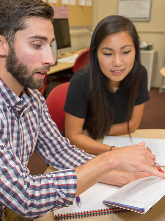 Medill student receiving academic advising