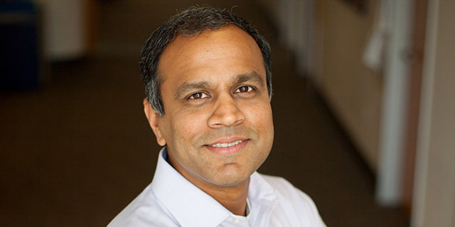 Headshot of Vijay Viswanathan.