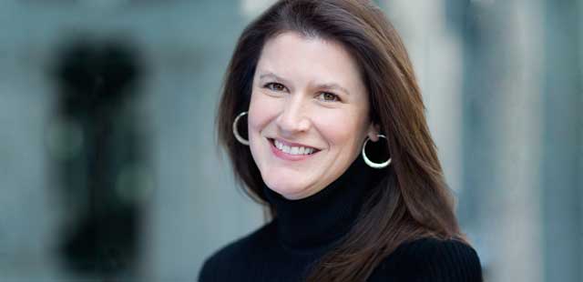 Headshot of Elizabeth Harris