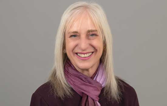 Headshot of Caryn Ward