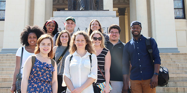 A Medill Student group in Cuba.